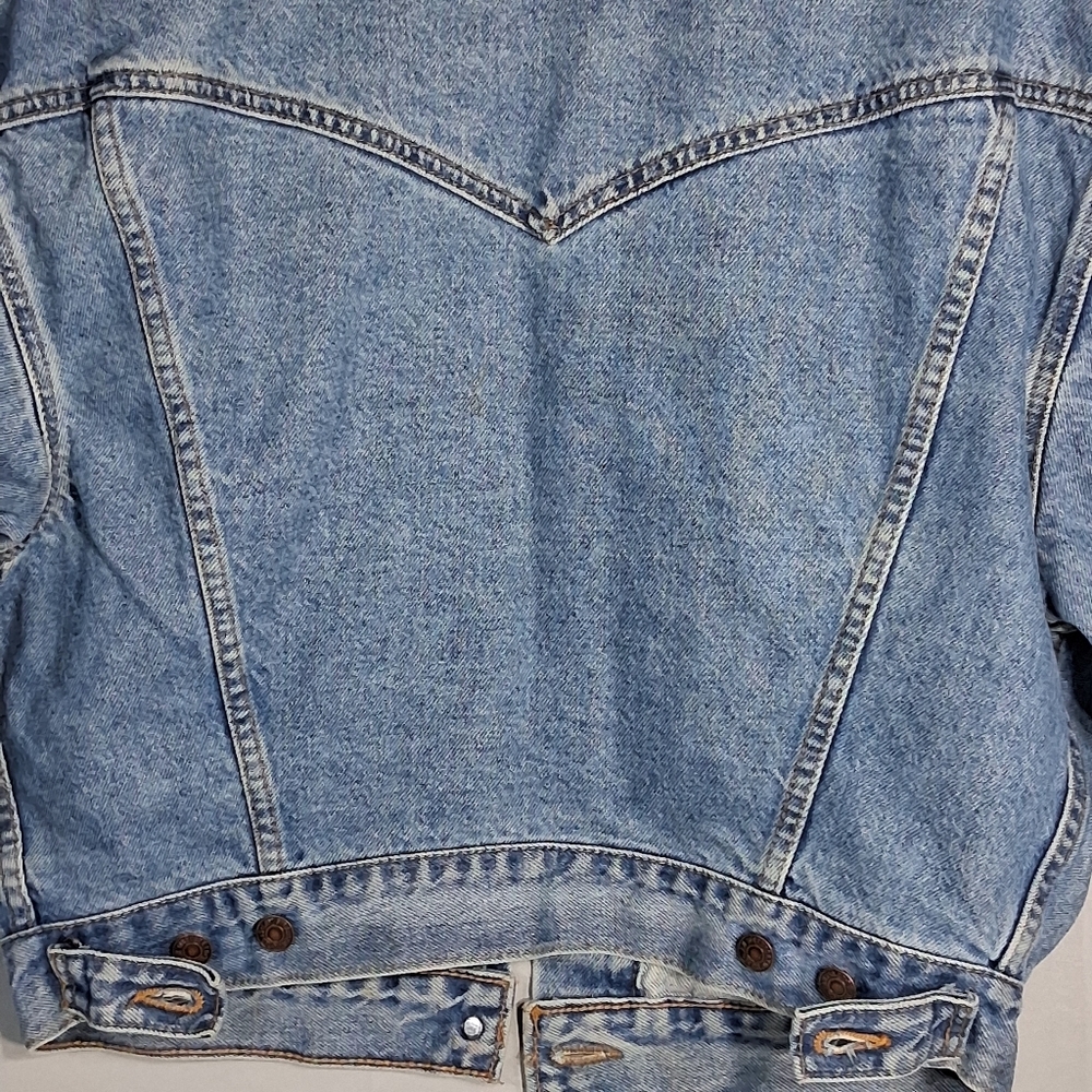 Amazing Levi's #77598 Women's Small Vintage Denim Truckers VBack Boxy Cut Jacket - Picture 16 of 16